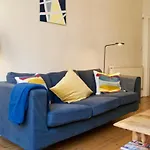 Beautiful Traditional 3 Bedroom Apartment In Edinburgh